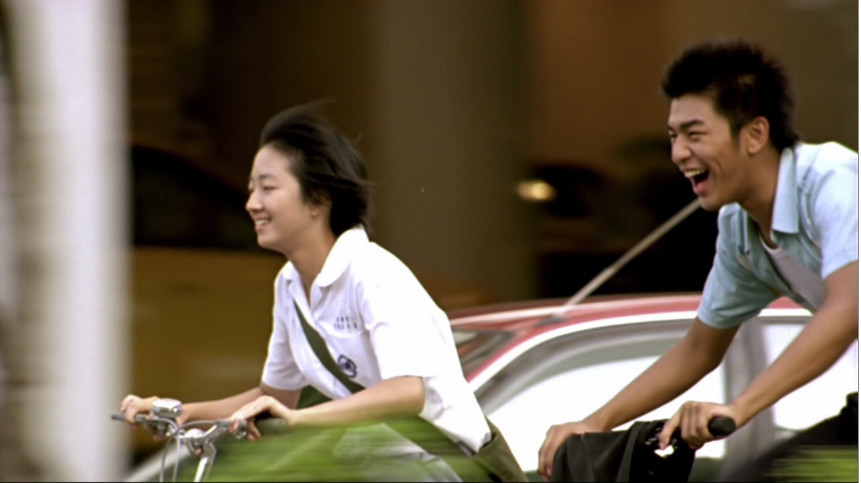 《蓝色大门》泳池即将拆除，桂纶镁陈柏霖17年再相聚，网友不舍