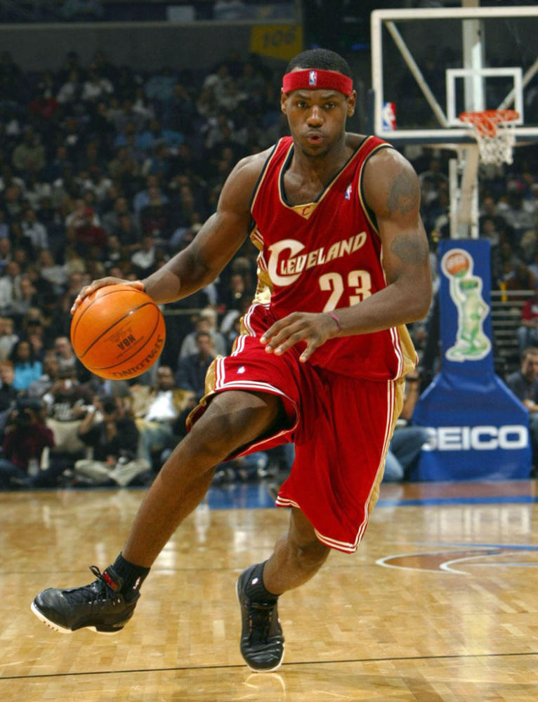 15年前03一代开启NBA首秀 一中国球员令人惋