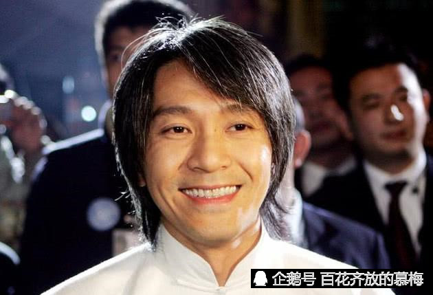 周星驰变网红?摘下墨镜之后,网友们直言:满满的都是