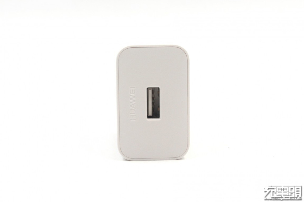 支持40W快充,华为Mate 20 Pro标配充电器上手