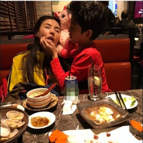 从调皮到懂事再到跳级，网友:谢振轩真给妈妈张柏芝争气