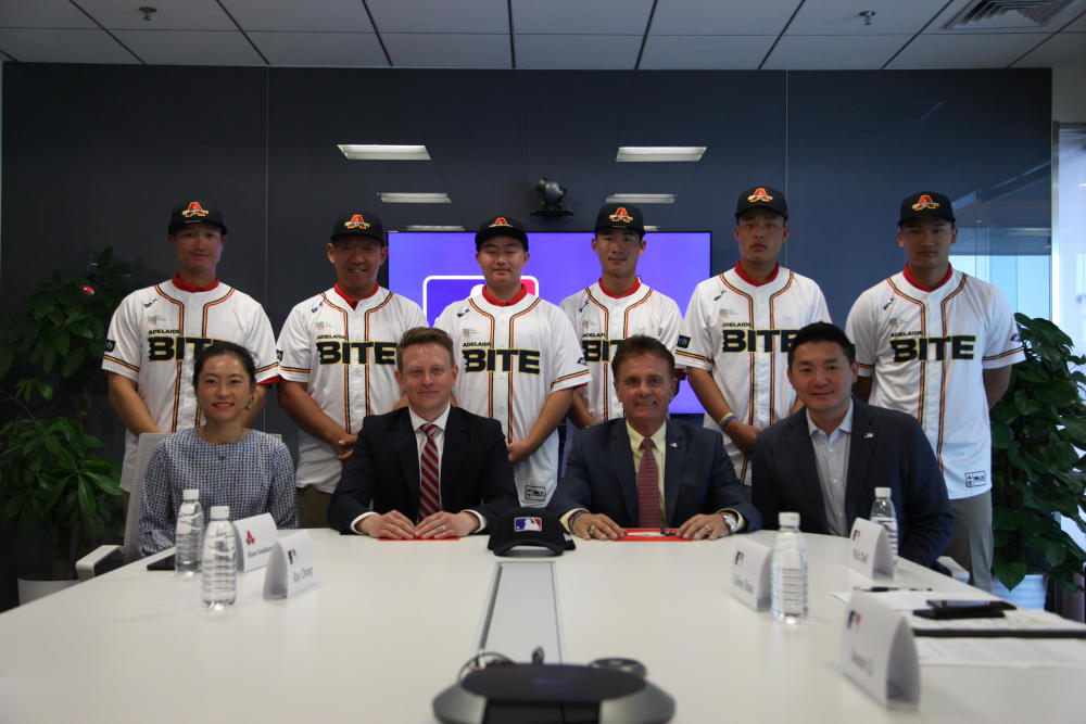 打棒球学英语住寄宿家庭!MLB发展中心四虎将