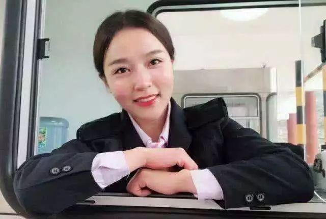 29岁最美收费员抖音爆红:关于人生境遇,我有4