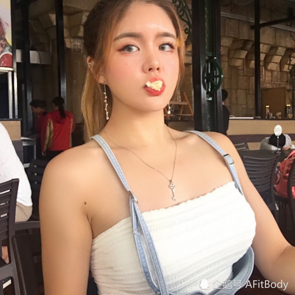 女大学生爱健身,毕业之后胖到140斤,网友:胖出了曲线!