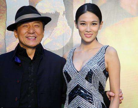成龙力捧她6年如今无戏可拍，张蓝心素颜曝光性感女神被质疑