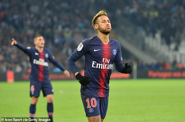 内马尔:梅西C罗都是足坛最伟大球星之一 姆巴