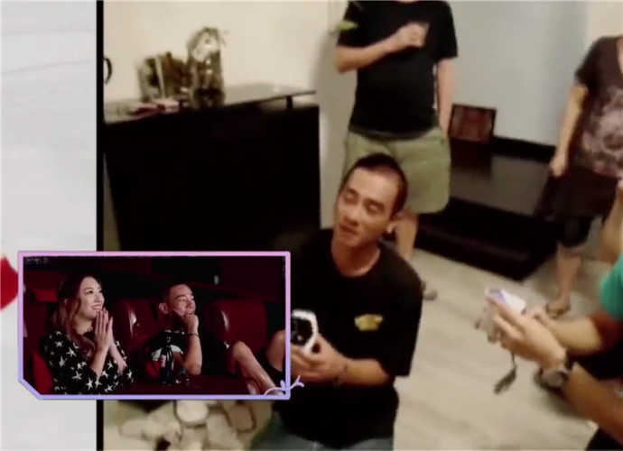 应采儿晒被求婚视频,陈小春跪地却说不出话,岳