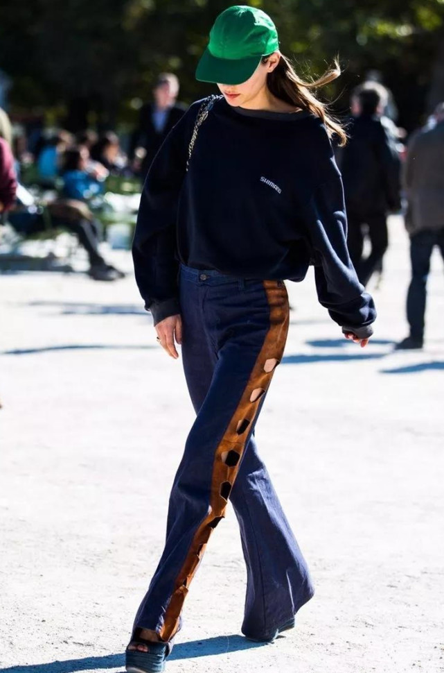 深秋卫衣怎么穿才显瘦?搭舒适的阔腿裤,休闲时