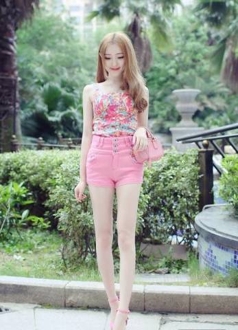 <em>短裤</em>怎么<em>搭配</em>出<em>性感</em>呢? 出街显细长腿 迷死男