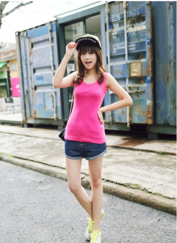 <em>短裤</em>怎么搭配出<em>性感</em>呢? 出街显细长腿 迷死男