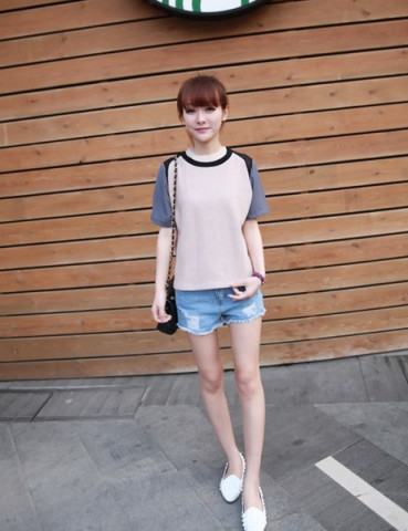 <em>短裤</em>怎么搭配出<em>性感</em>呢? 出街显细长腿 迷死男