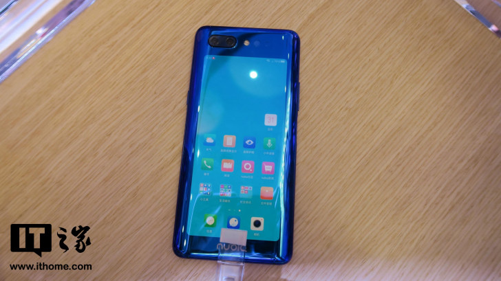 努比亚X现场上手:双屏显示,硬件护眼