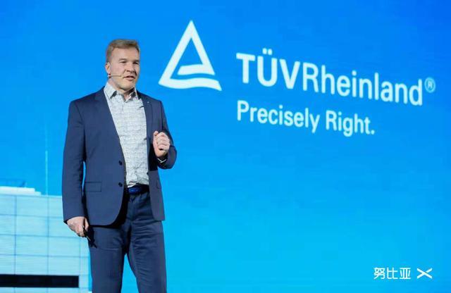 一块副屏4种护眼模式,努比亚X玩的是哪一出?