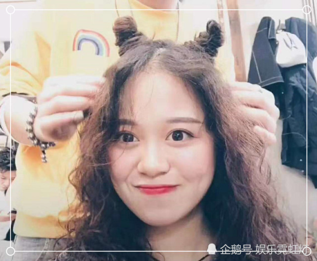 女大学生跟风绵羊同款,当烫完那一瞬间,头发