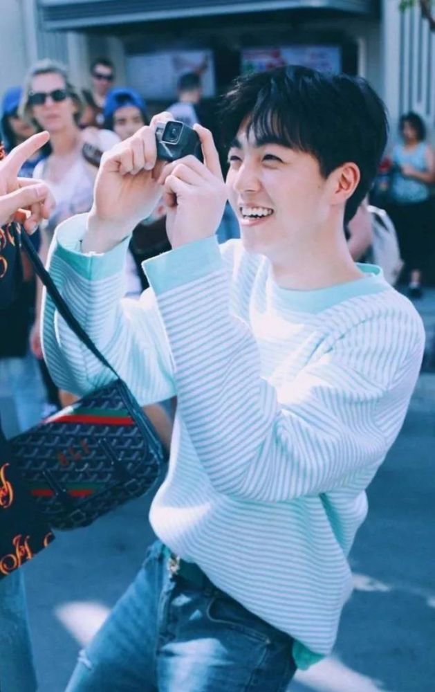 陈立农被粉丝撕掉最新代言,但他这次遇到微商