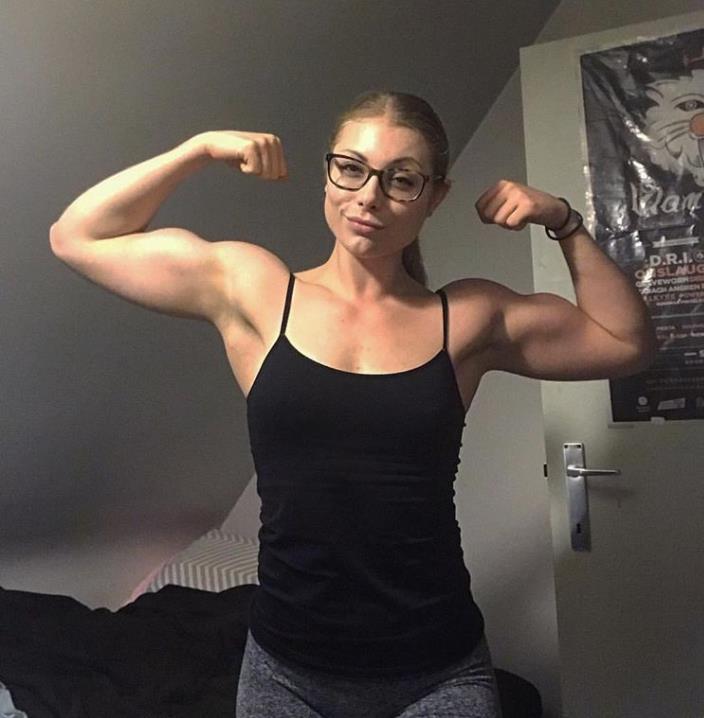 肌肉女孩的4个状态,你最喜欢哪一个?