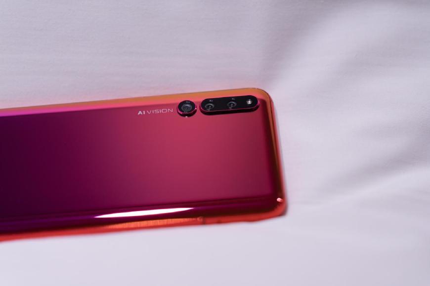 荣耀最贵手机开卖,8G+512G售价5799元,你会