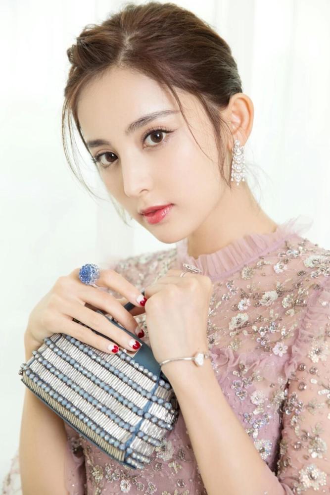 校花出身的女明星，这几位美若天仙太让人惊艳了