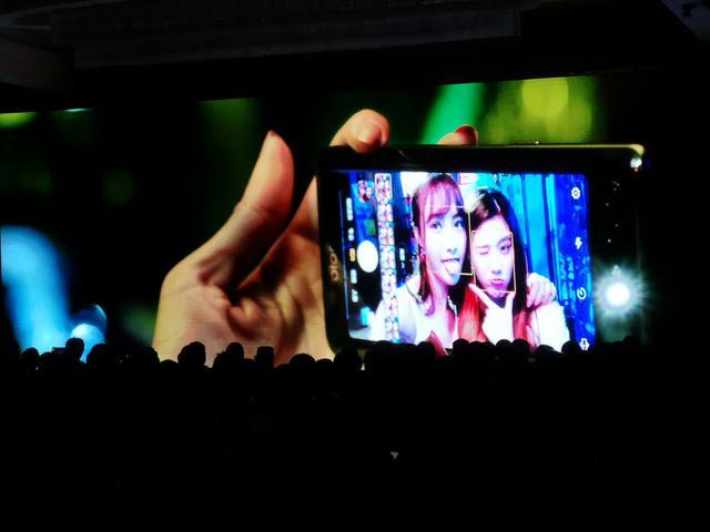 一块副屏4种护眼模式,努比亚X玩的是哪一出?