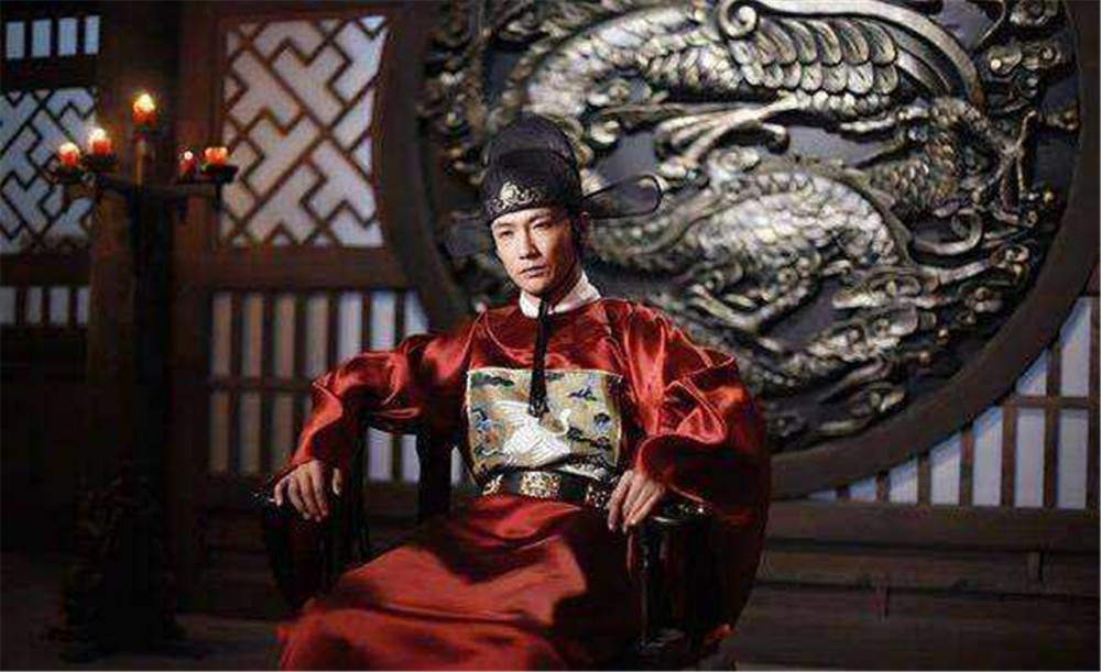 锦衣卫中的“佼佼者”，皇帝是他兄弟，就连奸臣看见他都绕道走