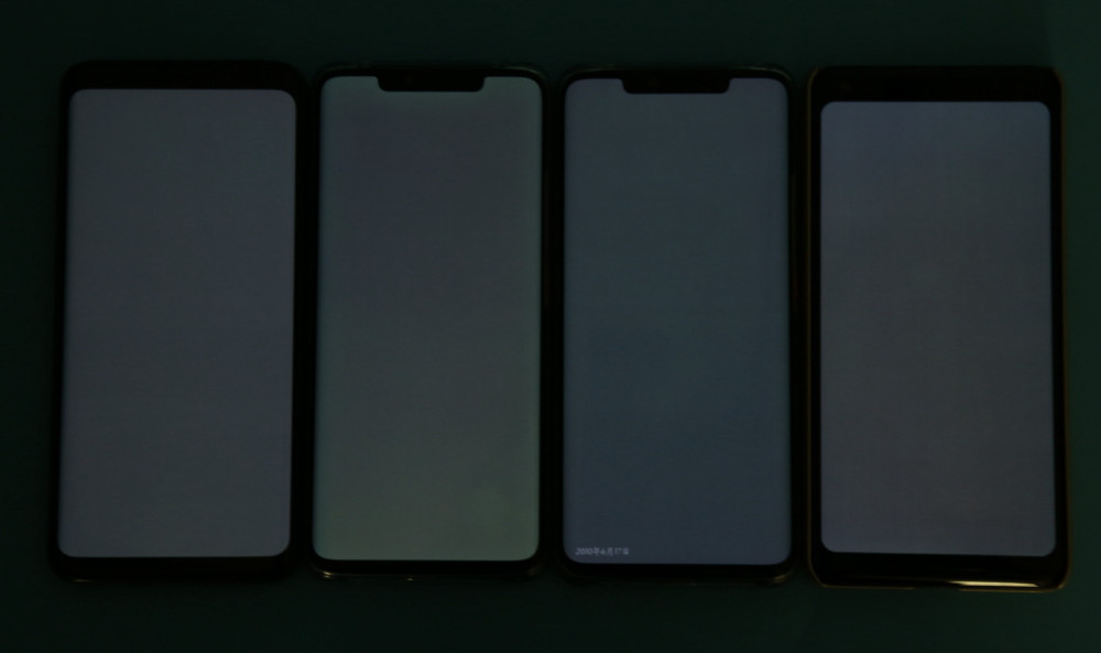 外媒曝华为Mate20 Pro绿屏门:是品控还是被