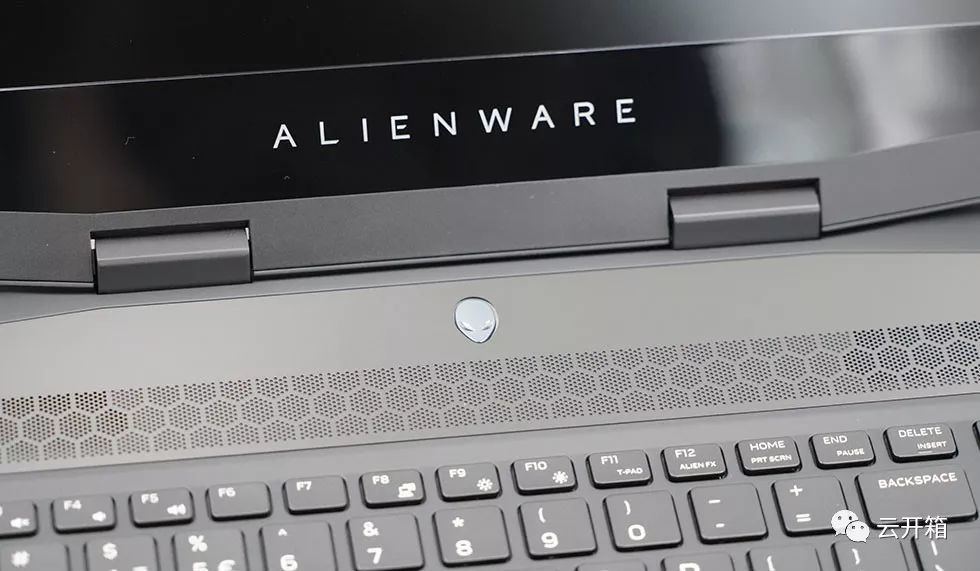 全新轻薄系列外星人 alienware m15星云红开箱评测