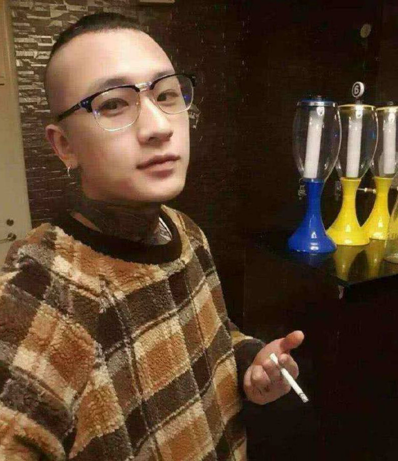 方丈现身直播间,天道前去刷礼物,却被方丈骂的狗血淋头,活该!
