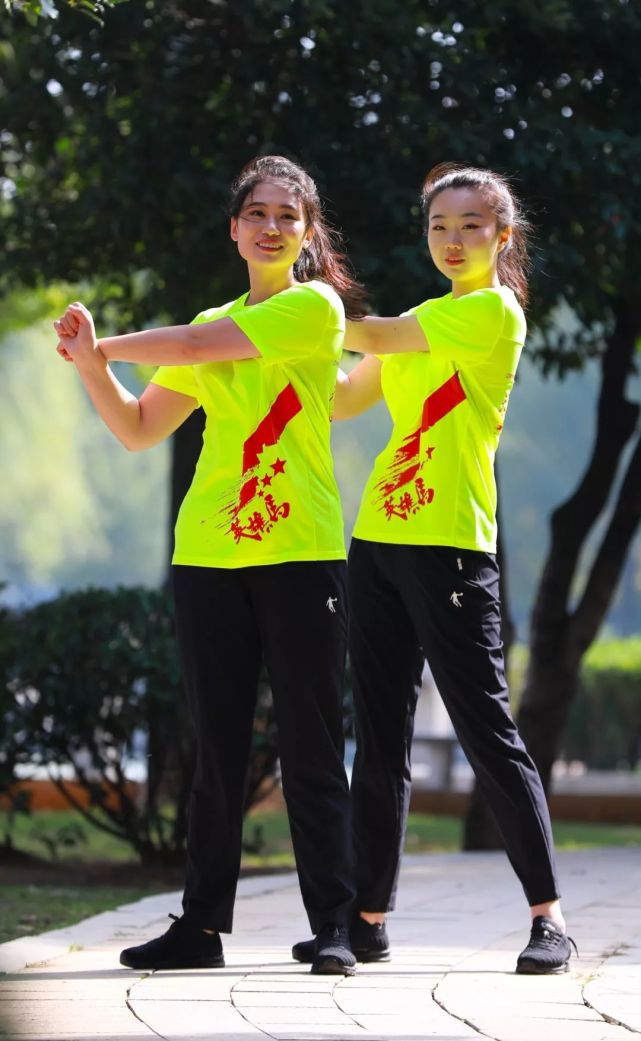 2018南昌国际马拉松奖牌参赛服公布 诠释英雄