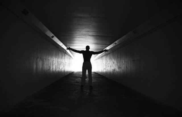 心理测试:下面哪一个人最孤独?测你的内心究竟会有多
