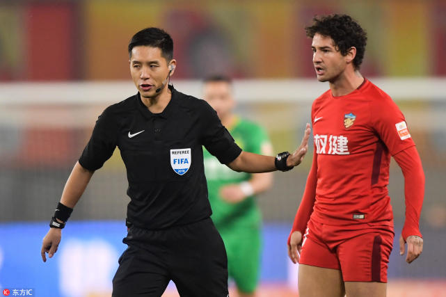 央视屡次质疑京津战主裁 批评国安:对朴成使用