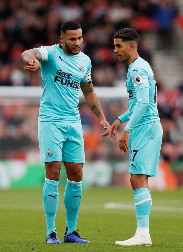 纽卡斯尔VS沃特福德前瞻:喜鹊盼首胜 黄蜂状态