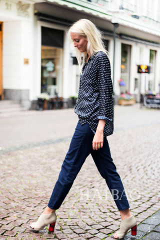 融合美式休闲与法式优雅的穿搭,怎么看都不会