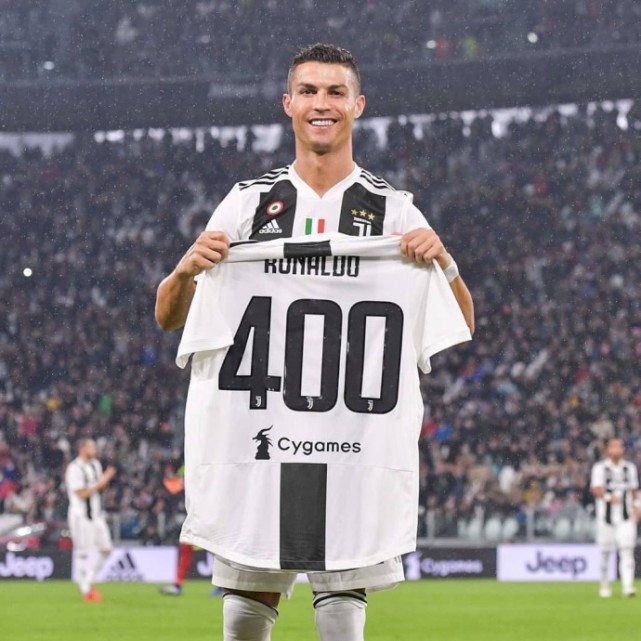 直击-C罗惊天倒勾未果全场惋惜 球迷:说他配不