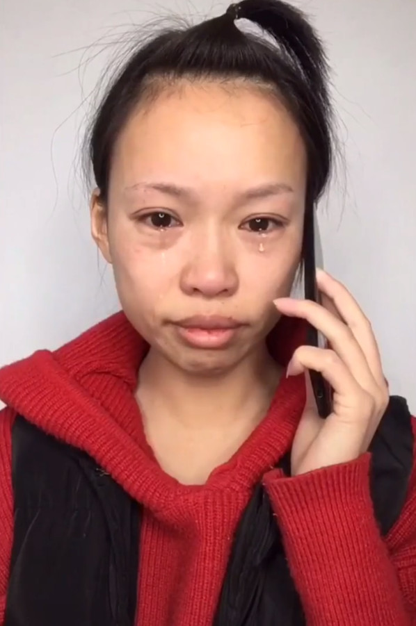 小姐姐网恋奔现被嫌弃长的丑,化妆后却华丽转身,网友:惹不起