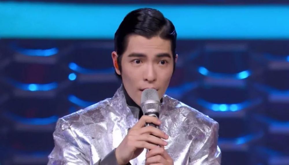 《蒙面唱将》狂蜘蛛狂是萧敬腾没悬念,但没猜