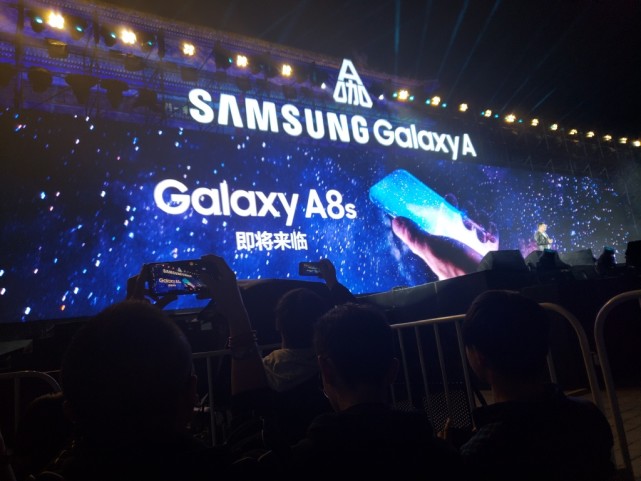 傳三星A8s下月末登場 首發(fā)屏內(nèi)攝像頭技術(shù)或售4K以上