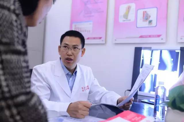 康 情暖百姓大型义诊活动在榆林市儿童医院榆