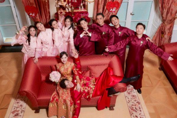 唐嫣新婚生活甜蜜挽手罗晋进入父母的住所 幸福感十足