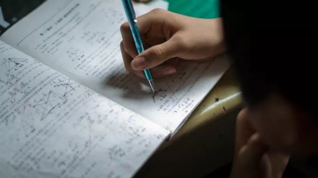 一天一张照片,真实记录中考前100天的孩子!看完无限感慨
