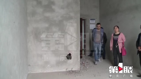 新房莫名被打墙 工人装修搞错了房?