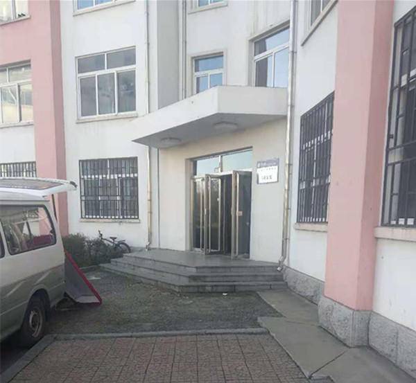 18岁大一男孩丹东宿舍内殒命!疑似自杀