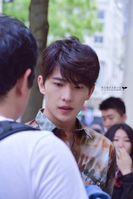 郑爽杨洋再度合作新戏,变成霸气男医生?网友