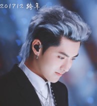 吴亦凡ins更新照片吓到网友：几天没洗头了？