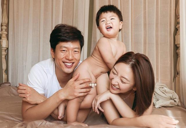 凌潇肃拍电影遍体鳞伤却说“我愿意”？因为唐一菲怀二胎了！