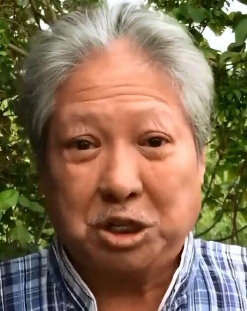 洪金宝录制视频给新电影做宣传,头发和胡子却