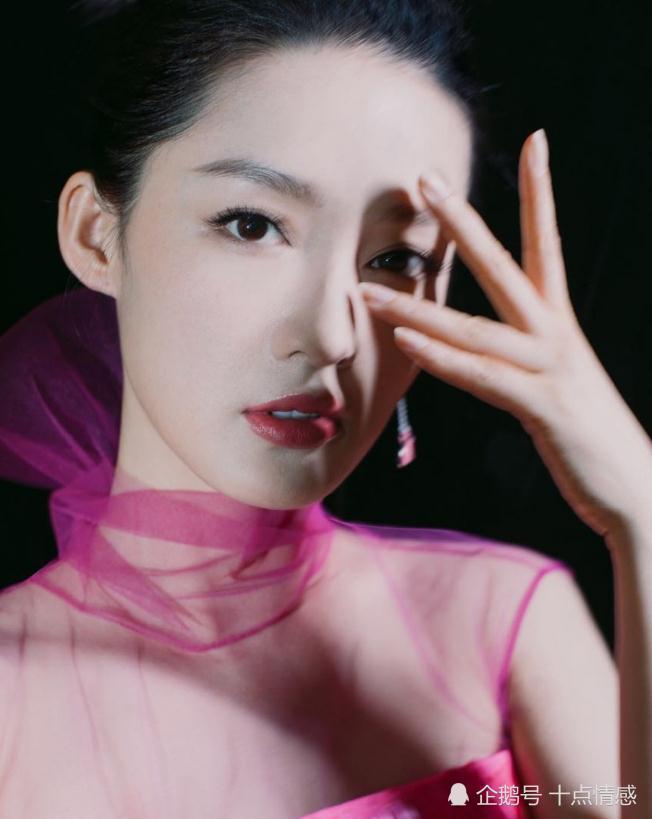 艳色绝世,美如冠玉-李沁