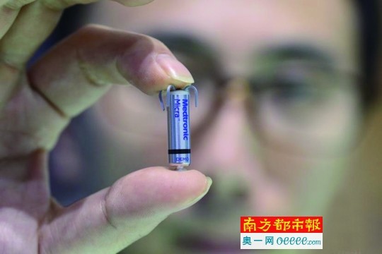 你想看胶囊大的心脏起搏器 还是会转弯的机器