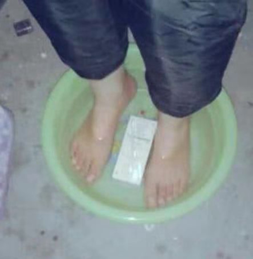 大学生宿舍的奇葩操作,用洗脚水热牛奶就算了