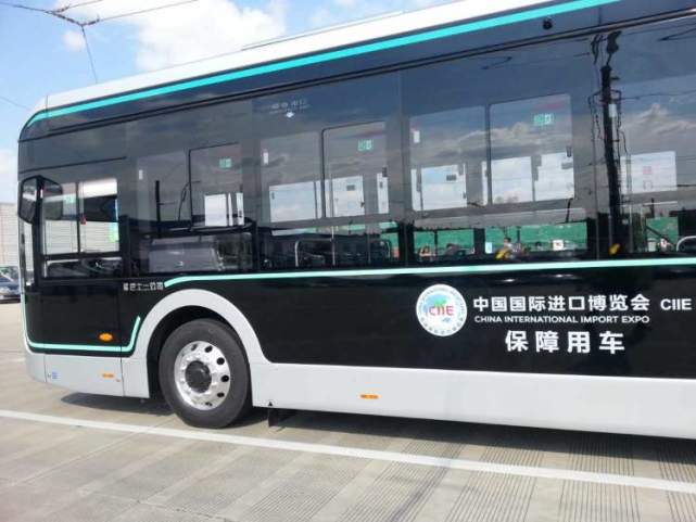 徐泾东地铁站8号口旁增设公交短驳线