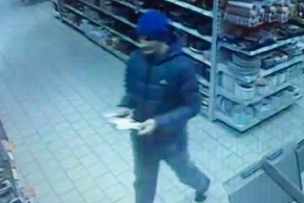 俄无业男付清账单分期买手机仍被拒,为报复切